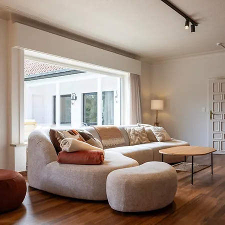 Nestor Βίλα Sint-Idesbald