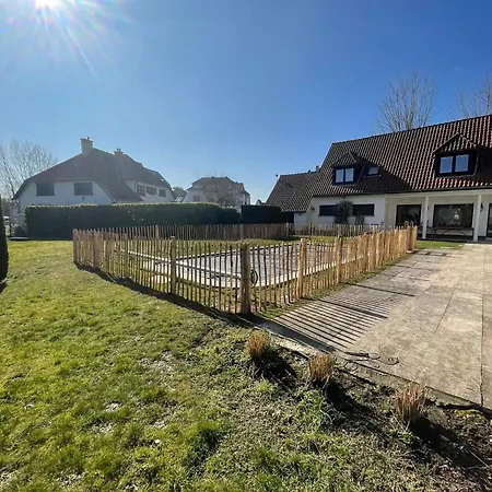 Nestor Βίλα Sint-Idesbald